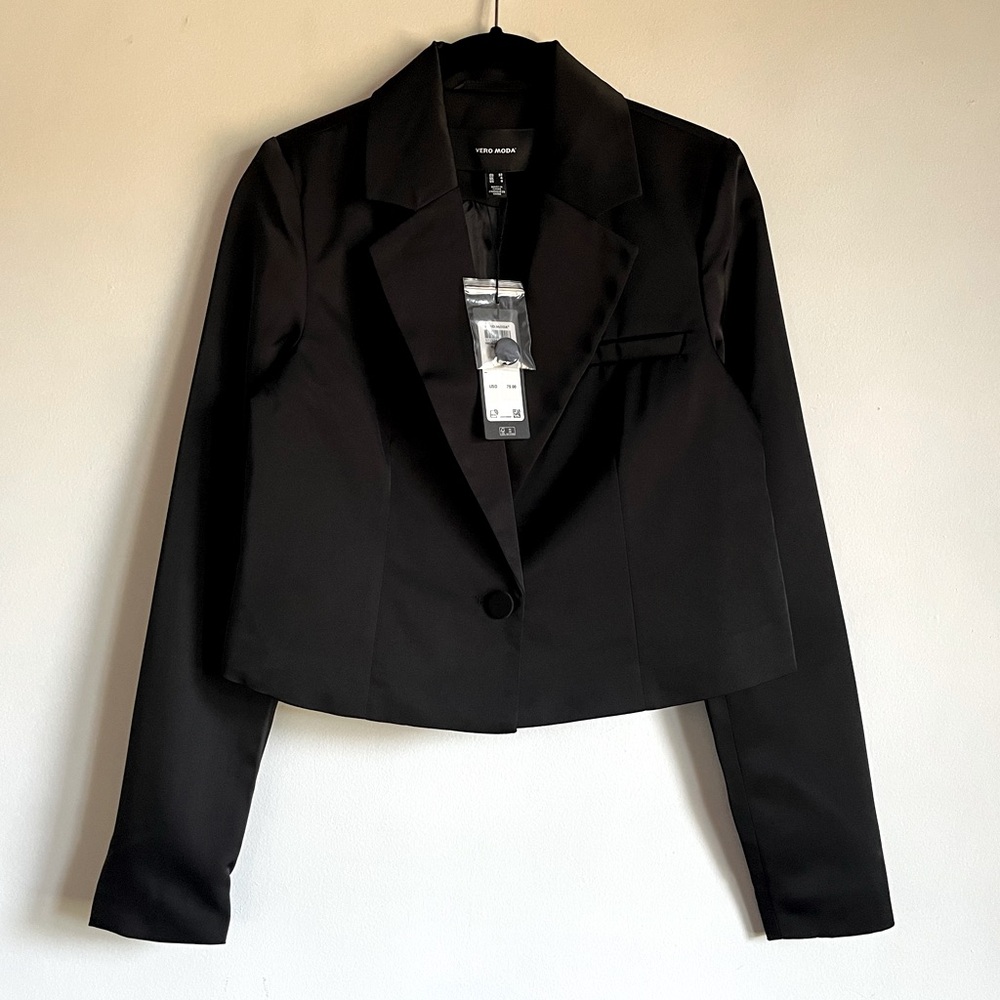 NWT Vero Moda Cropped Single Button Blazer Size 0 Black Satin $75 Retail